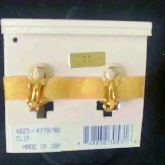 Anne Klein goldtone with Pearl like beads - Picture 2 of 2